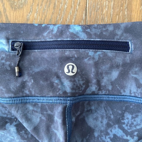 Lulu🍋 Cropped Tights - Picture 4 of 5